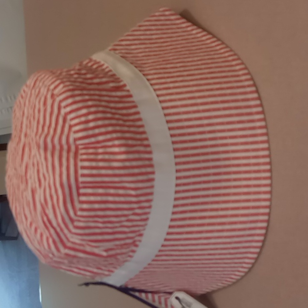 Classic Prep Remy Bucket Hat, Red White  Seersucker Big Kid 6-14 NWT